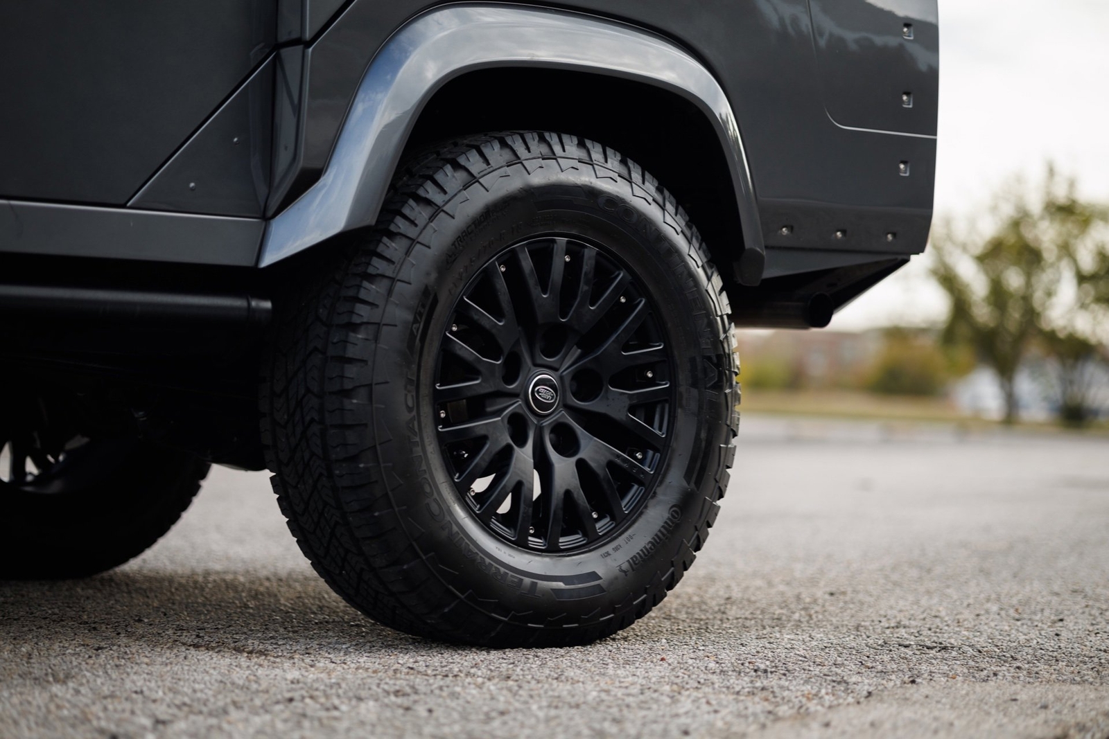 Land-Rover-Defender-1995-SUV-10