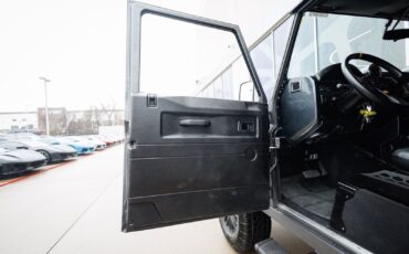 Land-Rover-Defender-1995-SUV-11
