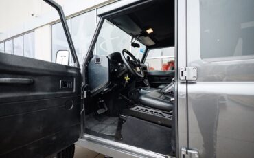 Land-Rover-Defender-1995-SUV-12