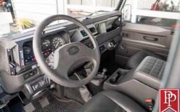 Land-Rover-Defender-1995-SUV-13