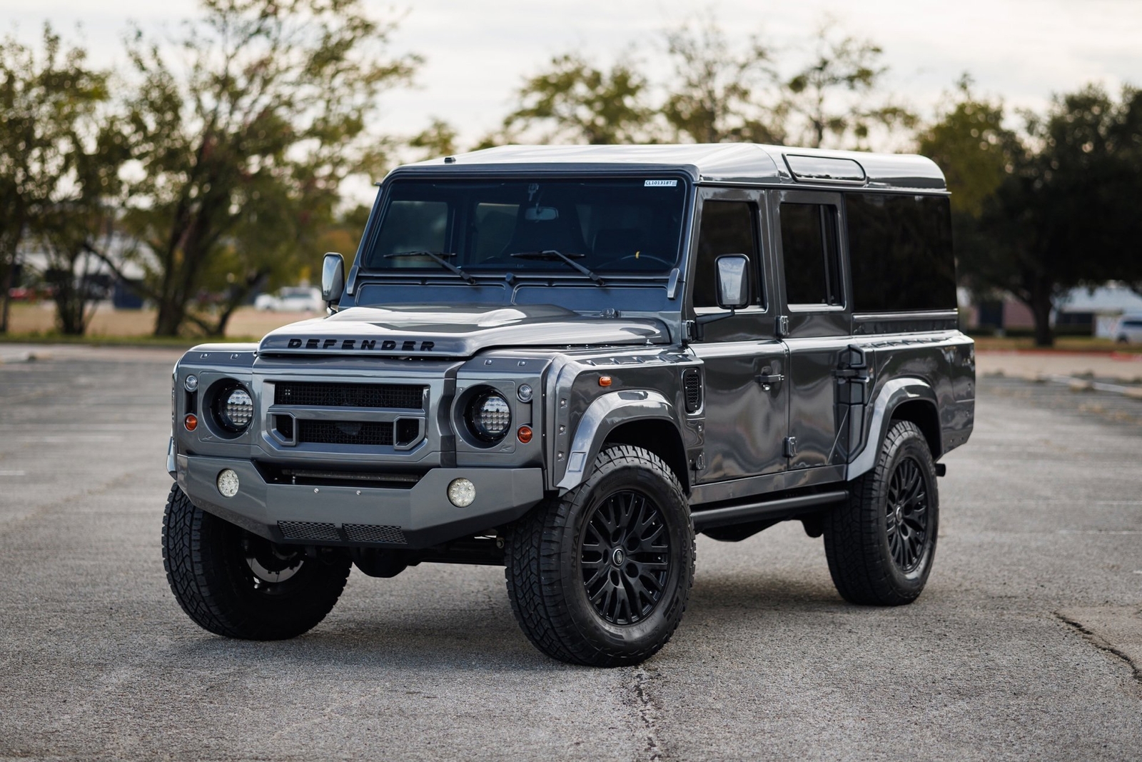 Land-Rover-Defender-1995-SUV-2