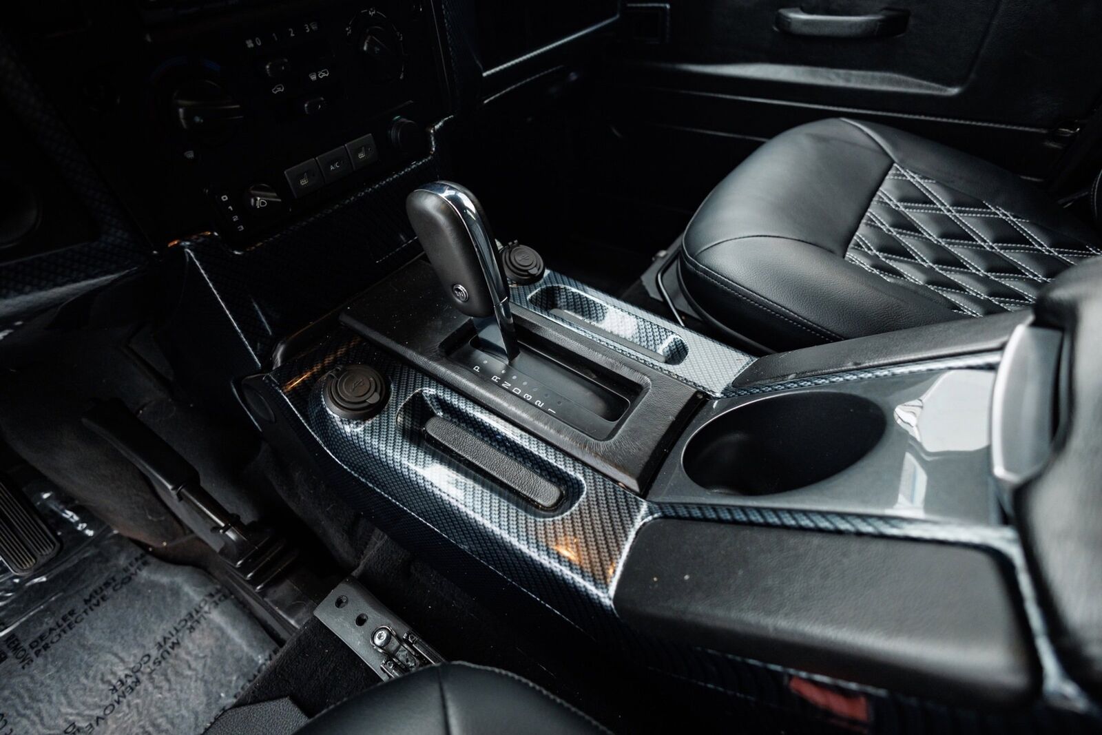 Land-Rover-Defender-1995-SUV-33