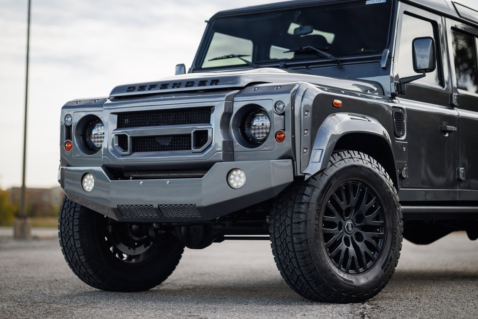 Land-Rover-Defender-1995-SUV-4