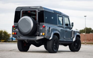 Land-Rover-Defender-1995-SUV-6