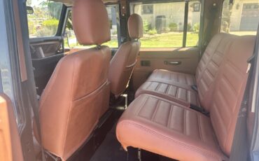 Land-Rover-Defender-1995-SUV-6