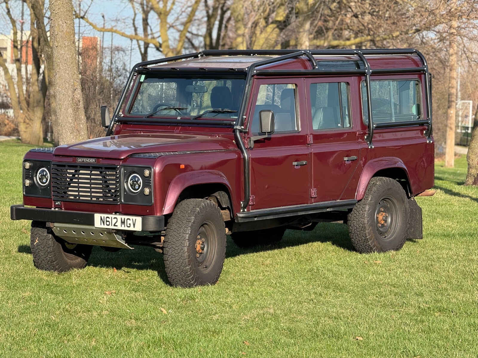 Land-Rover-Defender-1995-SUV-8