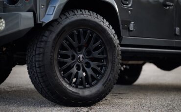 Land-Rover-Defender-1995-SUV-9