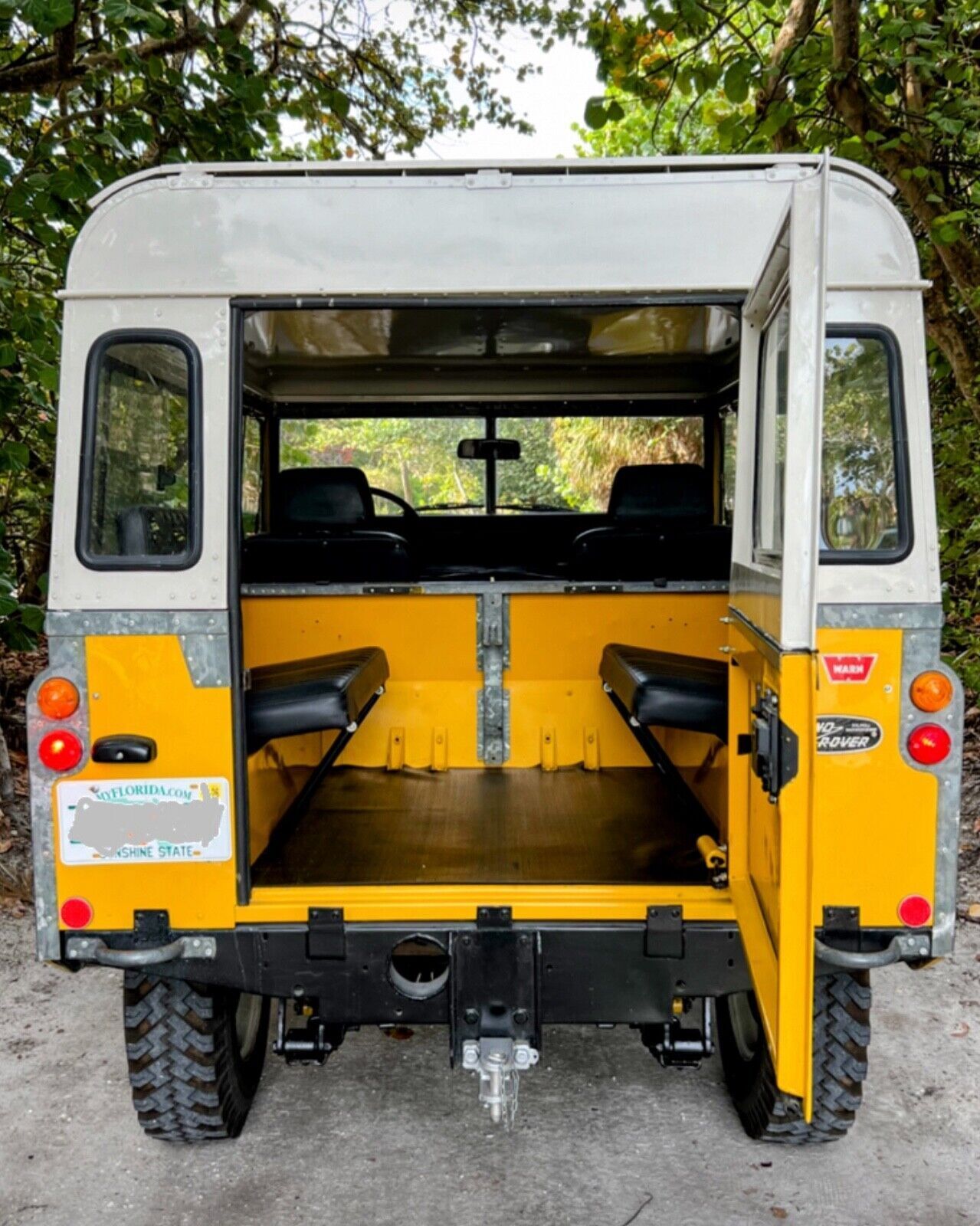 Land-Rover-Series-III-1982-20
