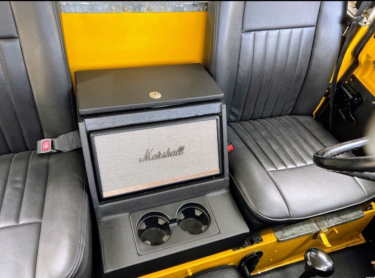 Land-Rover-Series-III-1982-26