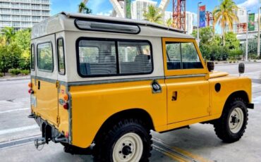 Land-Rover-Series-III-1982-5