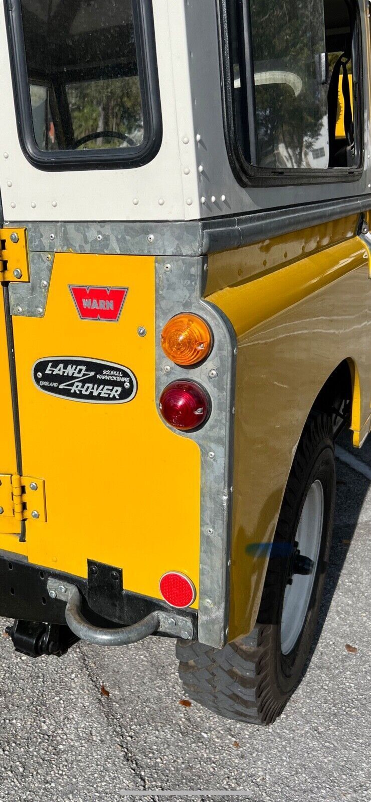 Land-Rover-Series-III-1982-9