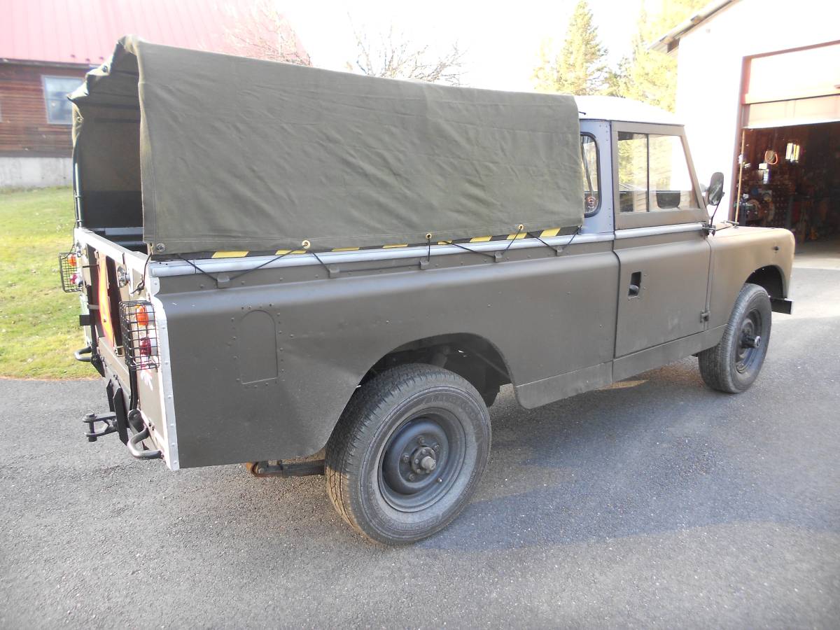 Land-rover-2a-1964-green-3