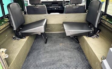 Land-rover-Defender-1984-green-12