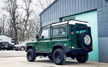Land-rover-Defender-1984-green-15