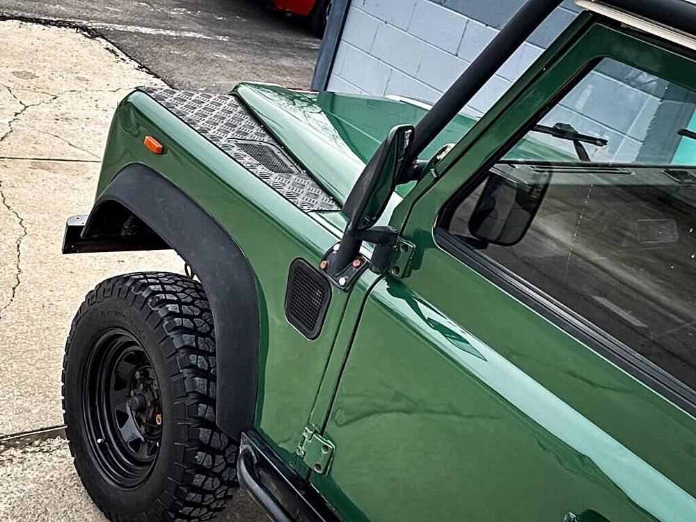 Land-rover-Defender-1984-green-18