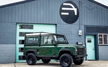 Land-rover-Defender-1984-green-19