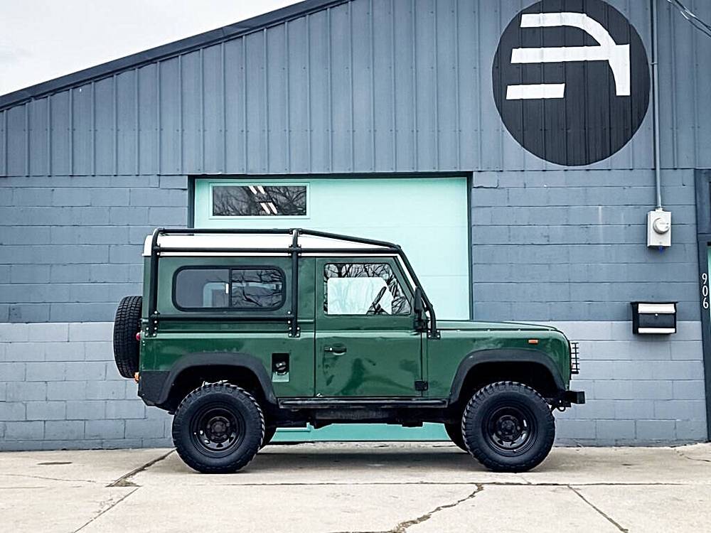 Land-rover-Defender-1984-green-6