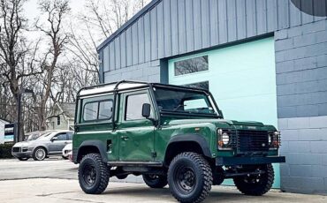 Land-rover-Defender-1984-green-7