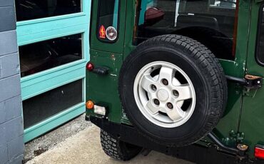 Land-rover-Defender-1984-green-8