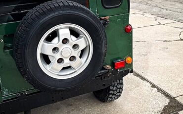 Land-rover-Defender-1984-green-9