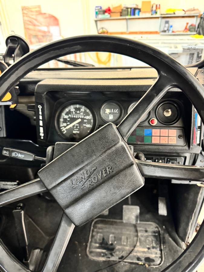 Land-rover-Defender-90-diesel-1986-grey-10