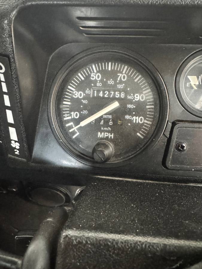 Land-rover-Defender-90-diesel-1986-grey-11