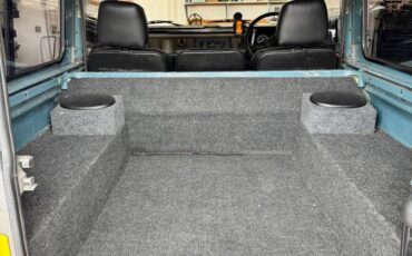Land-rover-Defender-90-diesel-1986-grey-4