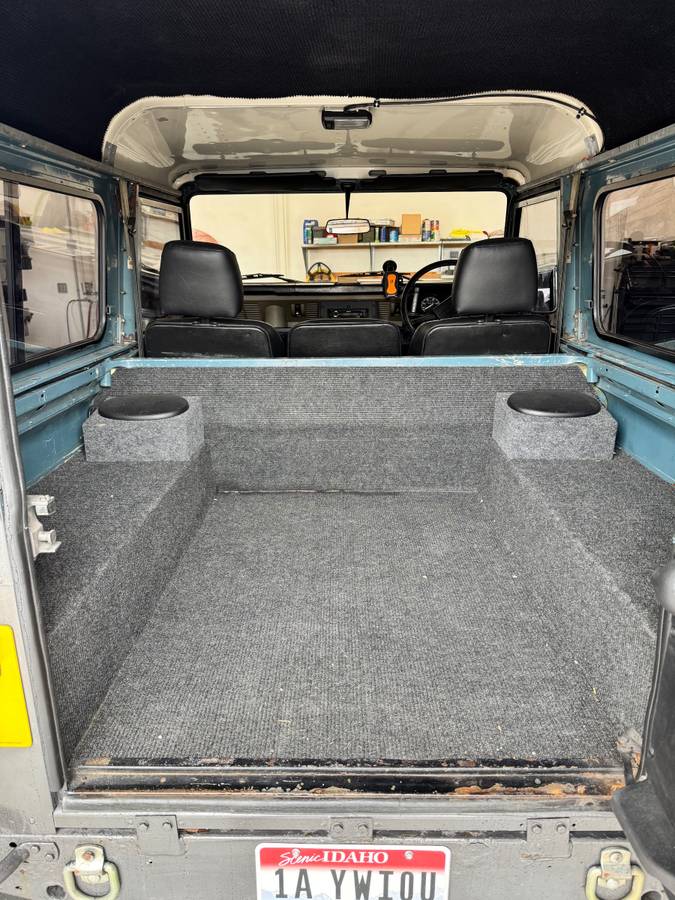 Land-rover-Defender-90-diesel-1986-grey-4