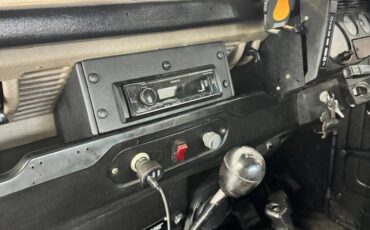 Land-rover-Defender-90-diesel-1986-grey-7