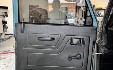 Land-rover-Defender-90-diesel-1986-grey-8