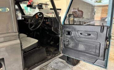 Land-rover-Defender-90-diesel-1986-grey-9