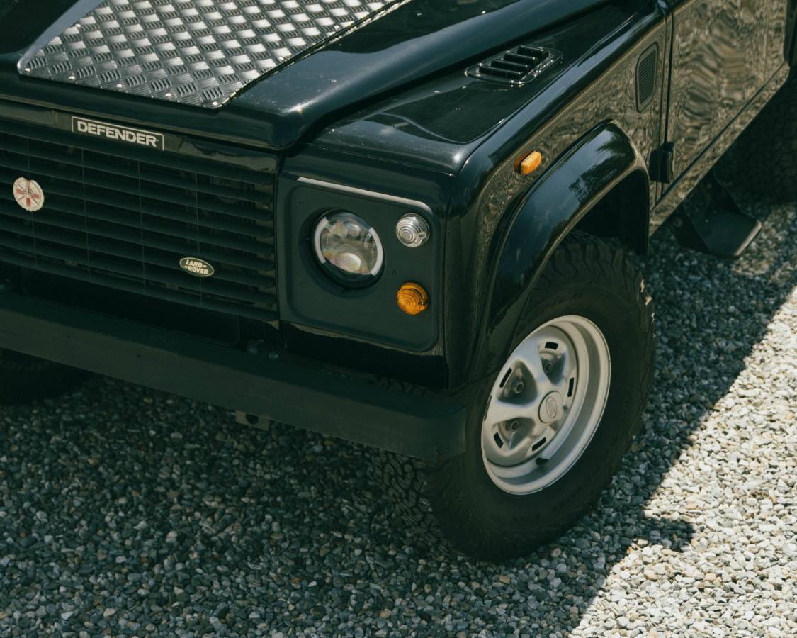 Land-rover-Defender-90-diesel-1991-black-1