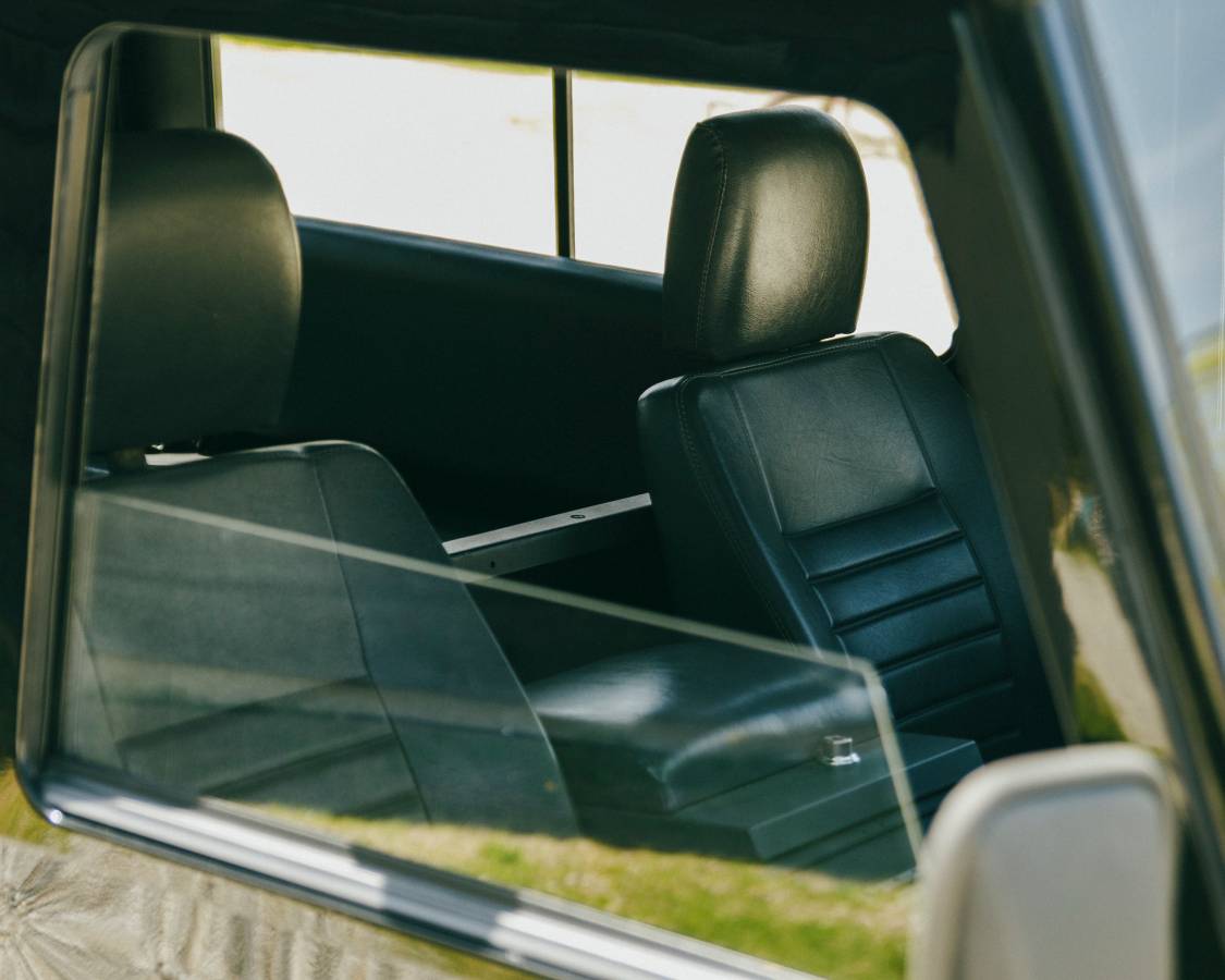Land-rover-Defender-90-diesel-1991-black-13