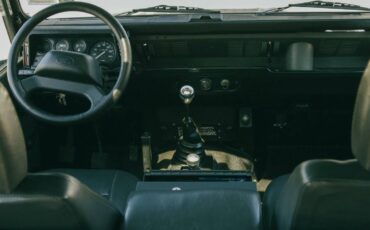 Land-rover-Defender-90-diesel-1991-black-15