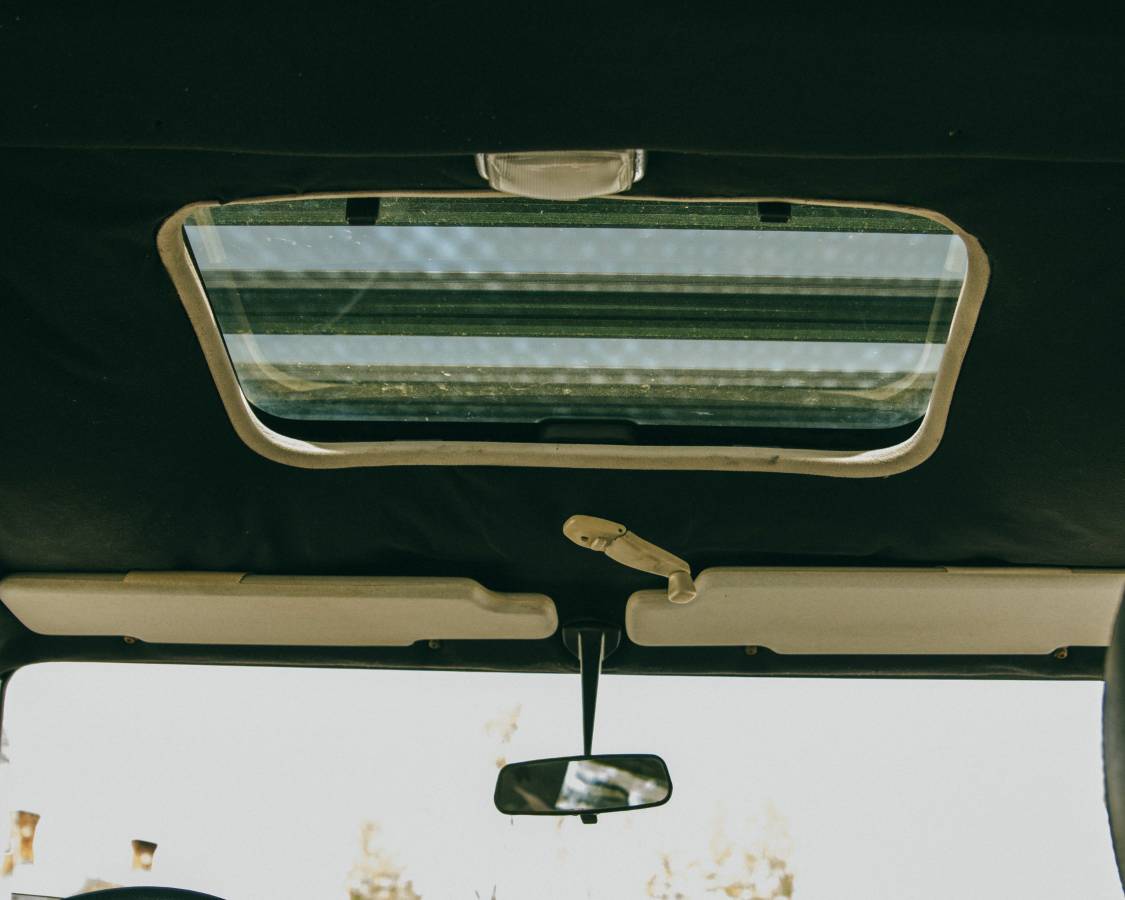 Land-rover-Defender-90-diesel-1991-black-16