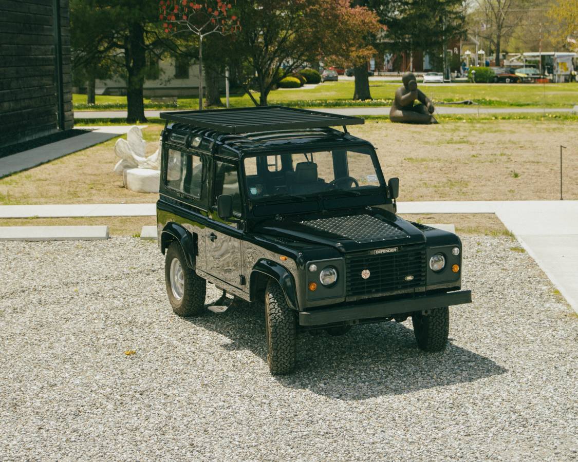 Land-rover-Defender-90-diesel-1991-black-2