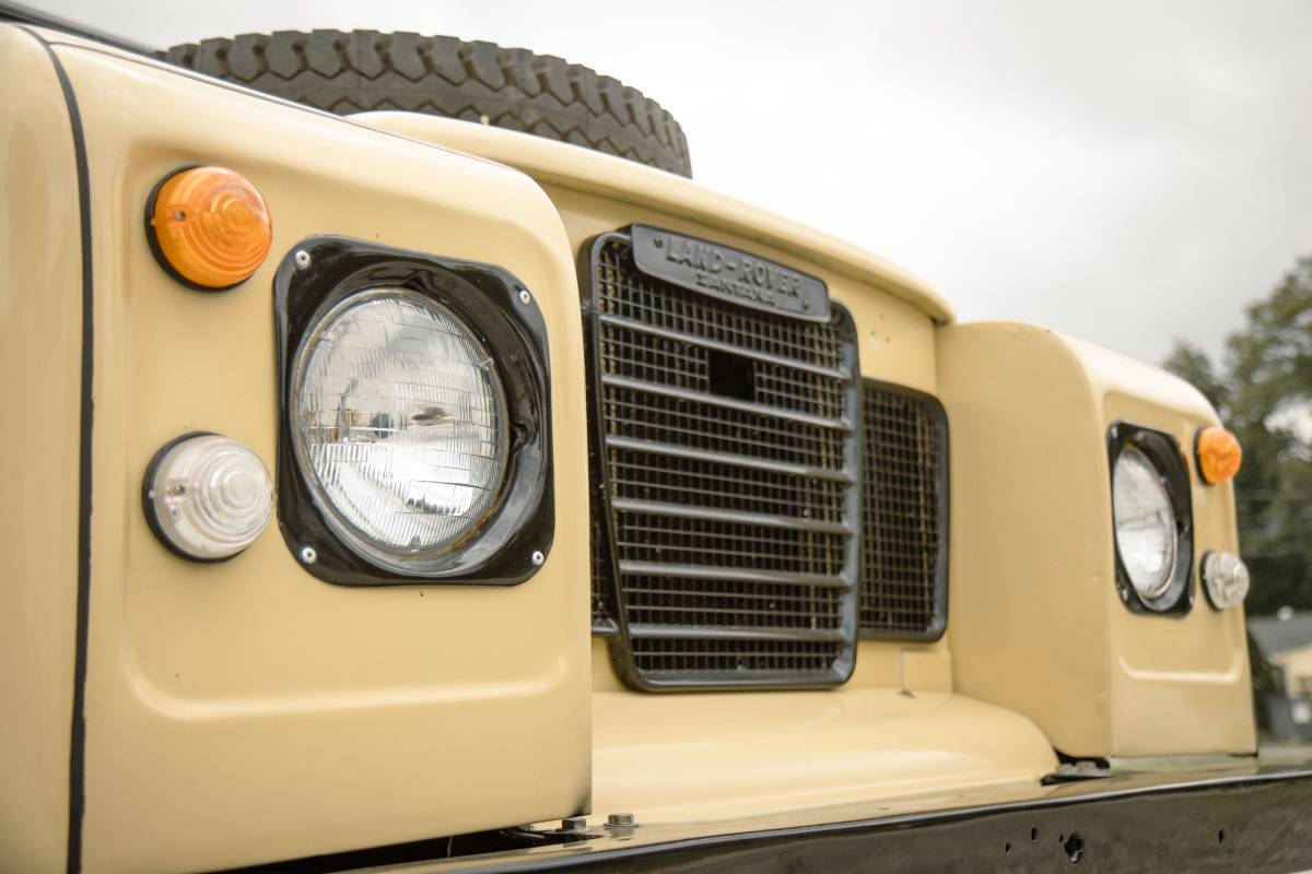 Land-rover-Santana-series-iii-1977-yellow-11