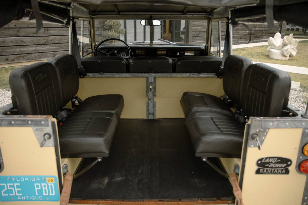 Land-rover-Santana-series-iii-1977-yellow-17
