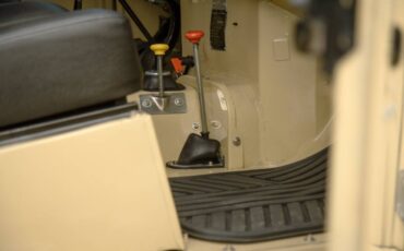 Land-rover-Santana-series-iii-1977-yellow-22
