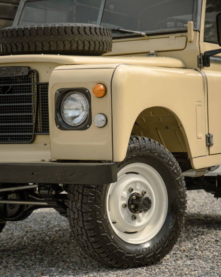 Land-rover-Santana-series-iii-1977-yellow-3