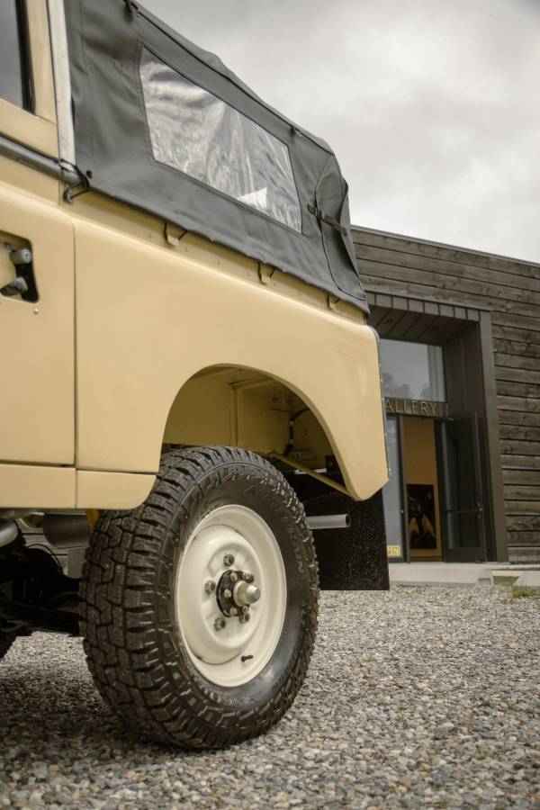 Land-rover-Santana-series-iii-1977-yellow-4