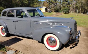 Lasalle-Series-50-sedan-1940-grey-1