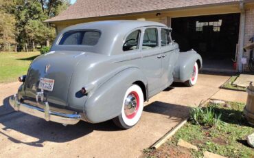Lasalle-Series-50-sedan-1940-grey-3