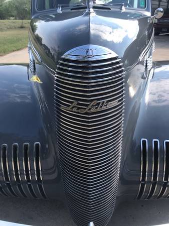 Lasalle-Series-50-sedan-1940-grey-4