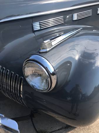 Lasalle-Series-50-sedan-1940-grey-7