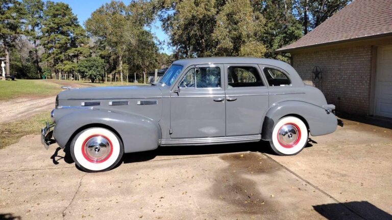 Lasalle Series 50 sedan  1940 grey