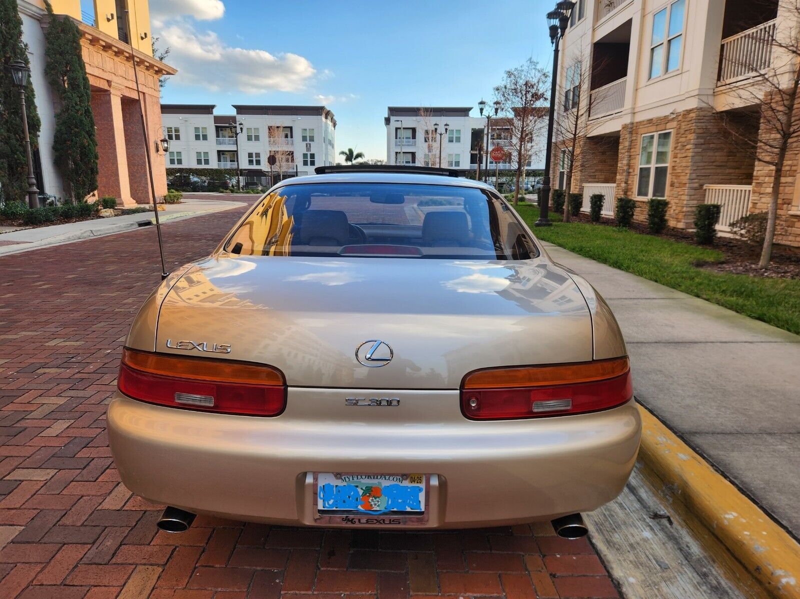 Lexus-SC-1992-Coupe-13