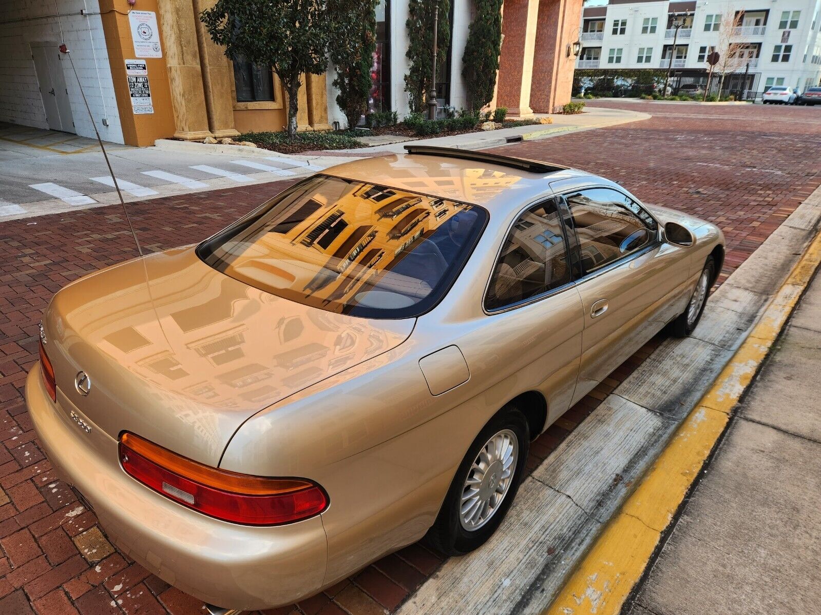 Lexus-SC-1992-Coupe-14