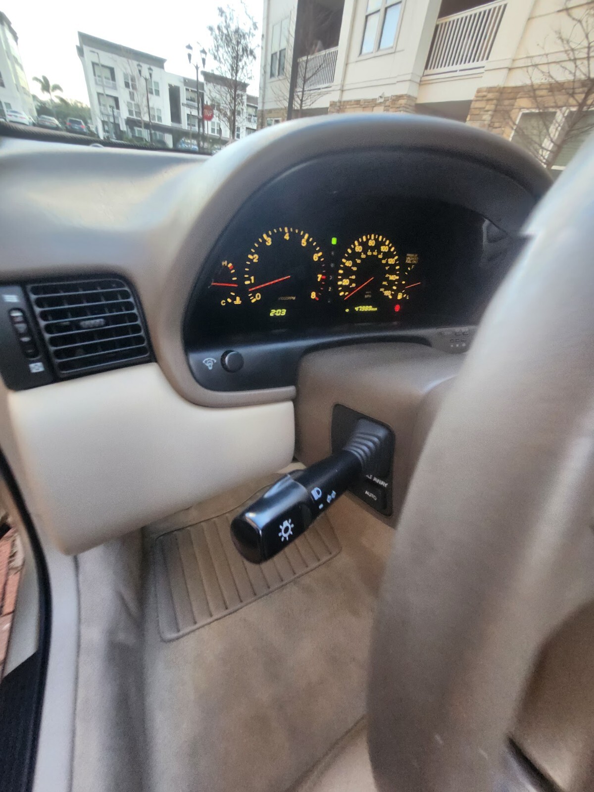 Lexus-SC-1992-Coupe-25