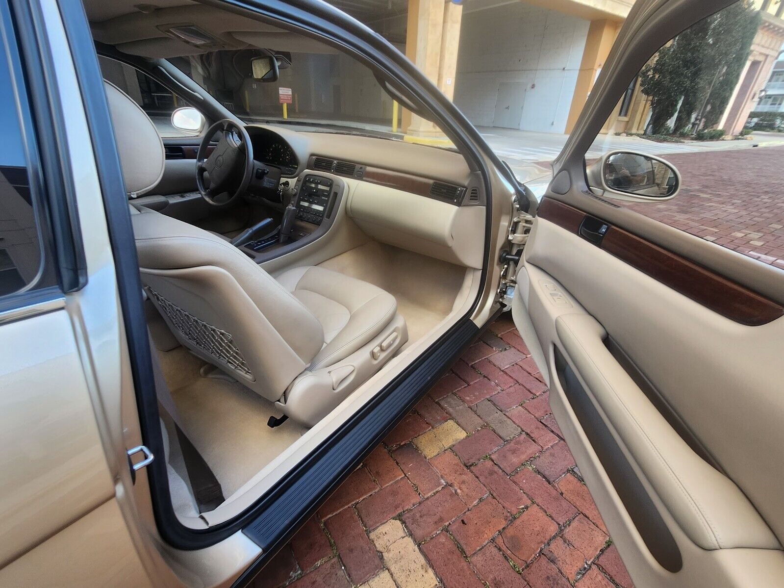 Lexus-SC-1992-Coupe-9